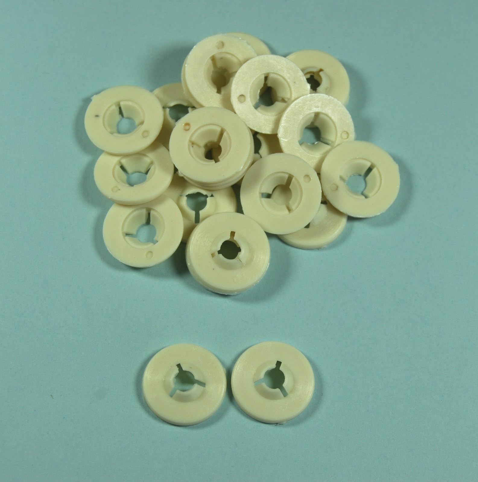 celloexpress Plastic Backs - Replacement Washers Spares - Teddy Bear Toy Doll Eyes/Noses (Large Crosses, 50 Pairs - 100 Backs)