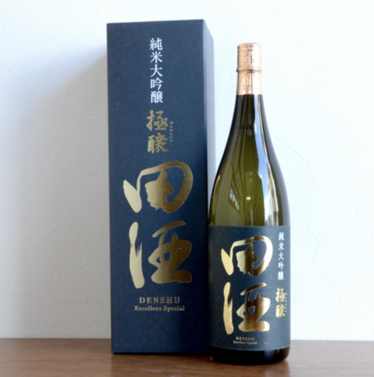 Amazon.co.jp: 田酒 純米大吟醸 極醸 ごくじょう 1800ml 西田酒造 限定