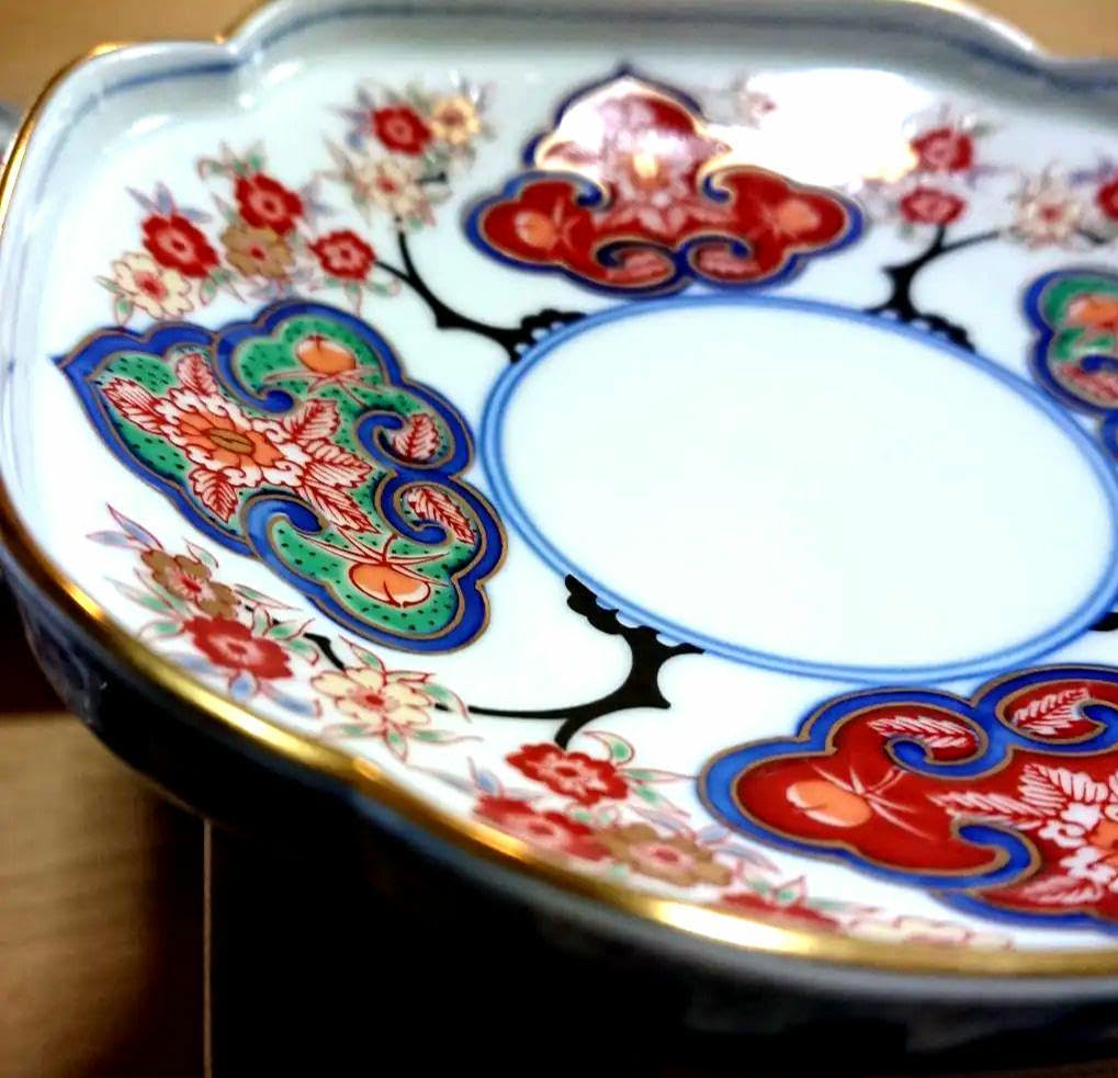 有田焼　其泉窯　四方木甲桜花文 大皿　１枚　銘々皿　5枚　金彩　盛皿 Amazon.co.jp: 其泉 金彩四方木甲桜花文 銘々皿5枚 : おもちゃ