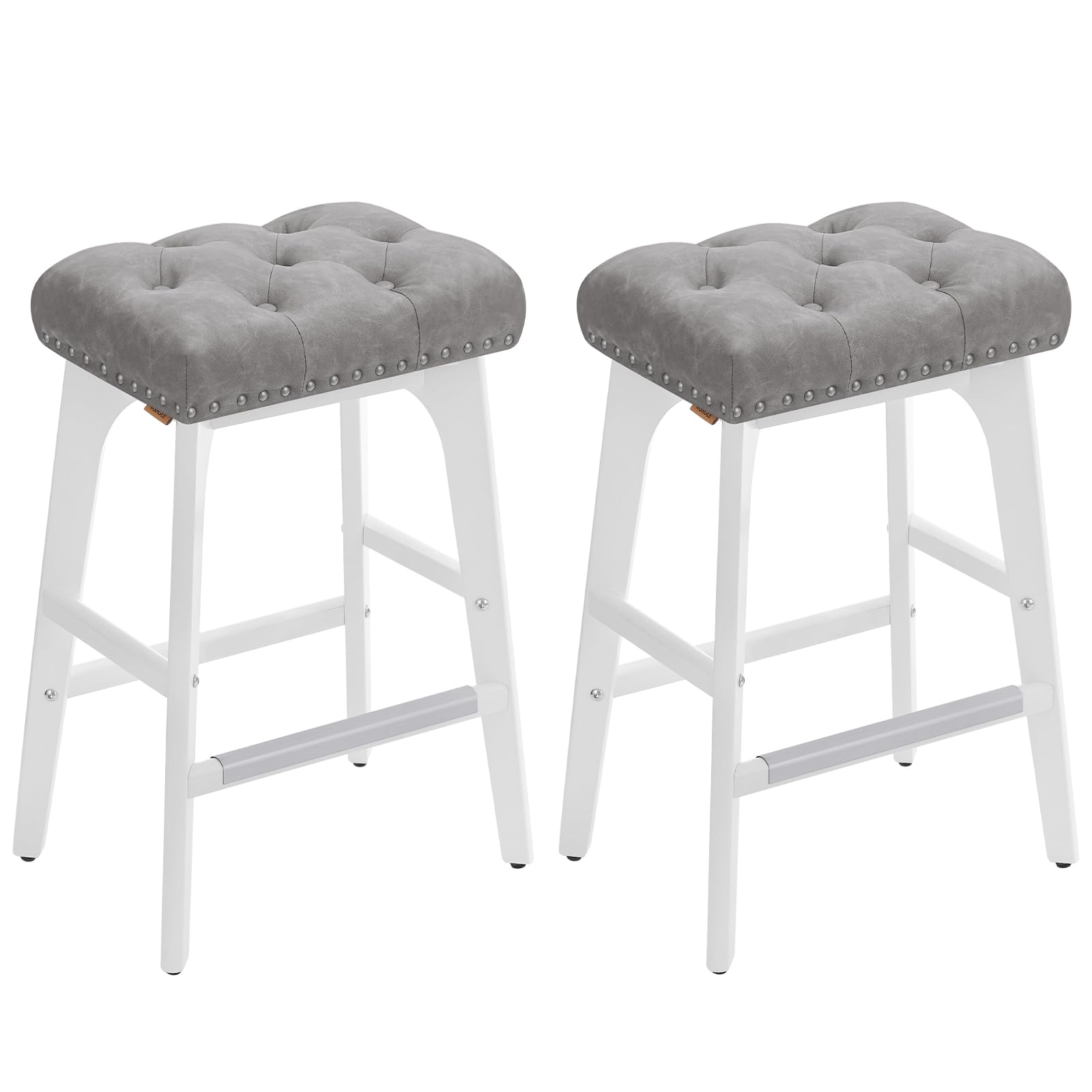 VASAGLE Taburetes de Bar, Juego de 2, Superficie de PU, Botones Acolchados, Bordes con Tachuelas, Patas de Madera, Altura 66 cm, Esquina de Bar, Comedor, Fácil Montaje, Gris Paloma LBC085G01
