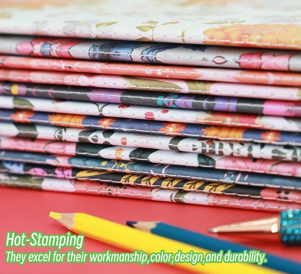 Packung mit Tagebüchern zum Schreiben, A5, Reisen, Notizbuch, Großpackung – 12 Stück mit 60 linierten Seiten, 30 Blatt und geprägtem Einband mit floralem Glücksmuster (14 x 21 cm)