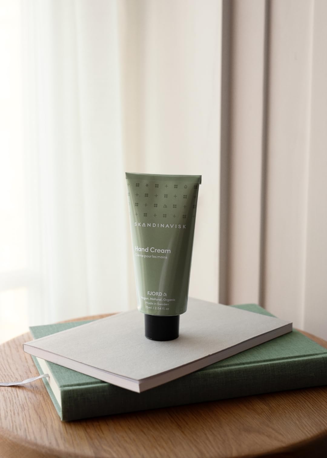 Skandinavisk FJORD Hand Cream, Scent Notes: Green Apple, Pear Blossom, Orchard Fruits and Redcurrants, Vegan Formula, 75 ml - Image 4