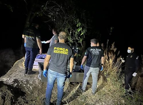 『Polícia encontra corpos de homens que saíram de SP para cobrar dívida no PR』のカバーアート