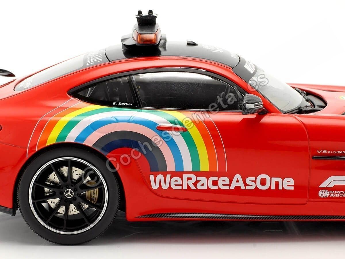 Miniature Minichamps 1/18 Mercedes AMG GT-R Safety Car F1 GP Mugello 2020