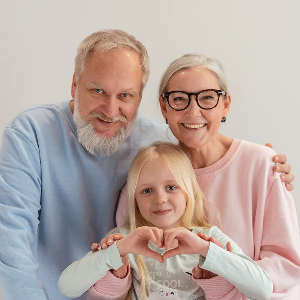 Schnapsbank mit Gravur für Oma & Opa - Motiv Schnapsbänkle - Holzbank mit 2 Schnapsgläser - nachhaltig und robust - Großeltern, Grandparents - Geschenk für Geburtstag, Weihnachten, Jubiläum