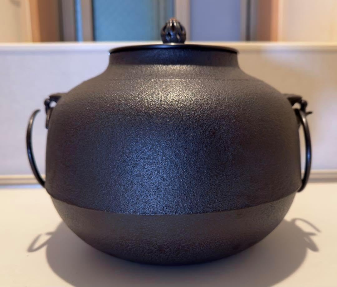 菊地政光「真形釜」共箱 高さ 約19cm 鉄瓶 茶釜 茶道具 釜師 山水地紋 Amazon | 菊地政真形釜共箱 高さ 約19cm 鉄瓶 茶釜 茶道具 釜師
