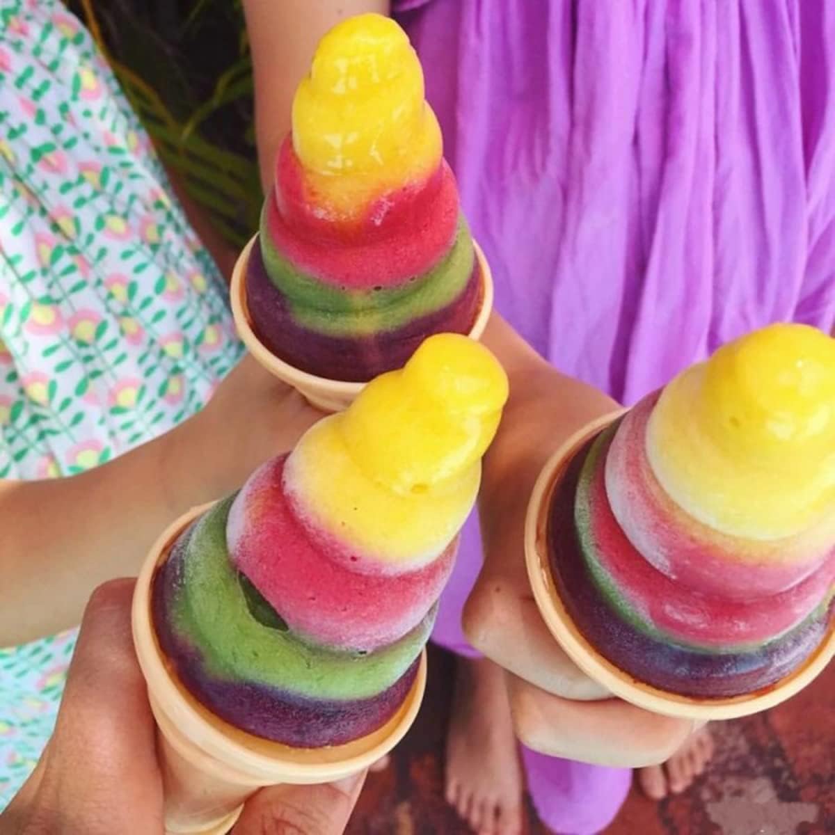 Janolia Popsicle Molds, Drip-guards Popsicle Makers, Easy Release Ice Pop Molds with Cartoon Ice Cream Cone-Shaped Holder, Set of 4 BPA Free Popsicle Moulds for Kids Homemade DIY
