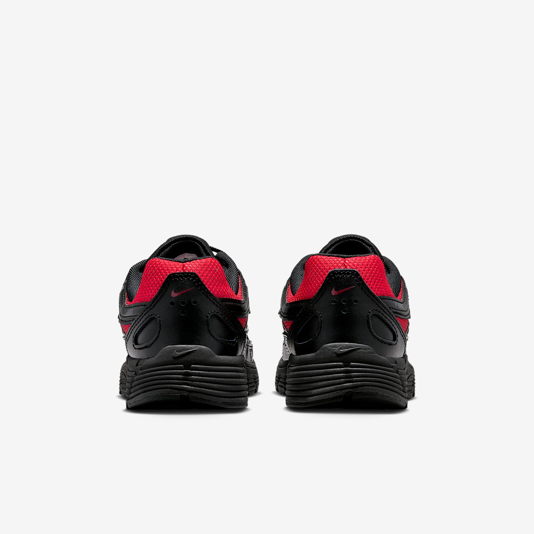 NIKE P-6000 Zapatos de piel y malla transpirable IO9922 Color 002 Negro Rojo Azul Amortiguado Ergonómico