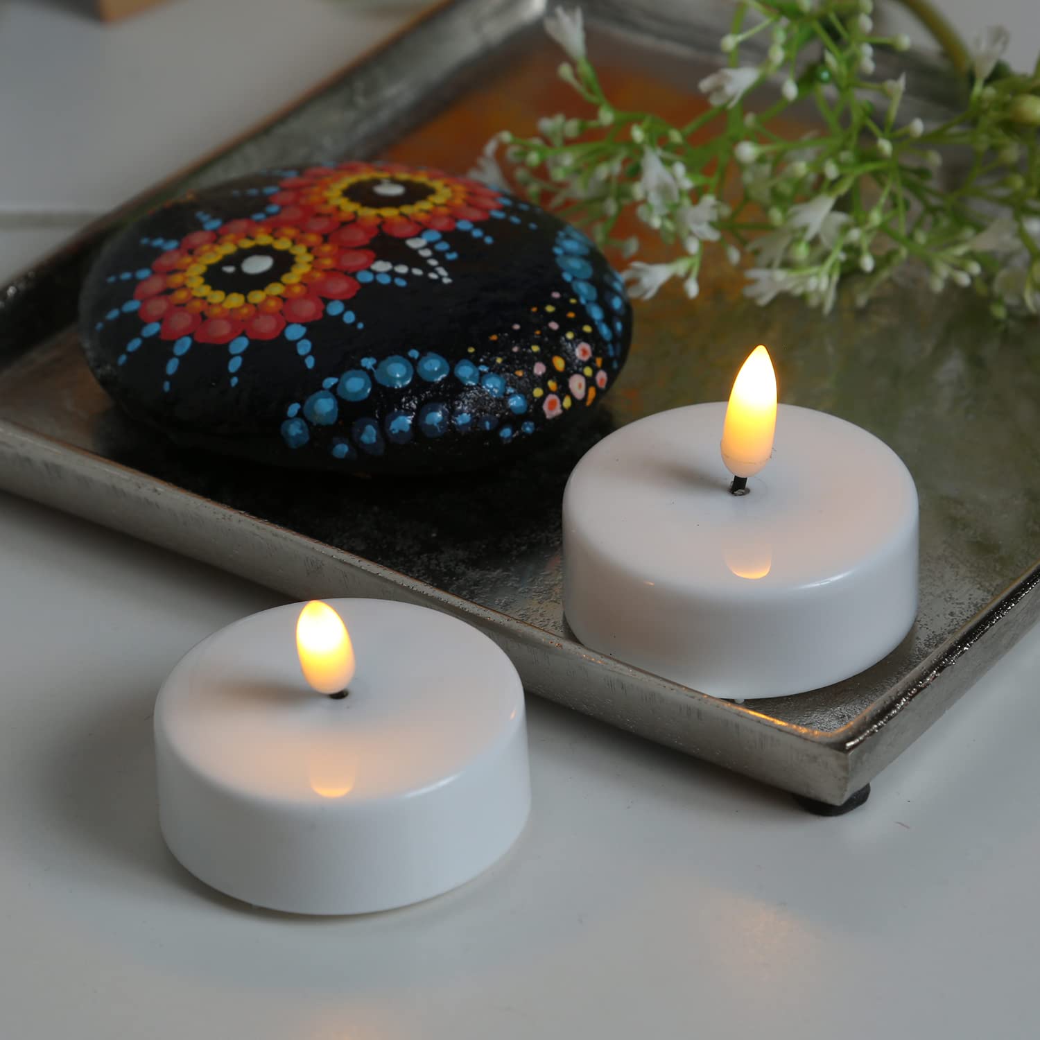 LED Maxi Teelichter 2er Set Jumbo XL Kunststoffteelichter mit 3D Flamme flackernd Timer D: 5,8cm weiß Teelicht-Kerzen für Zuhause Hochzeit