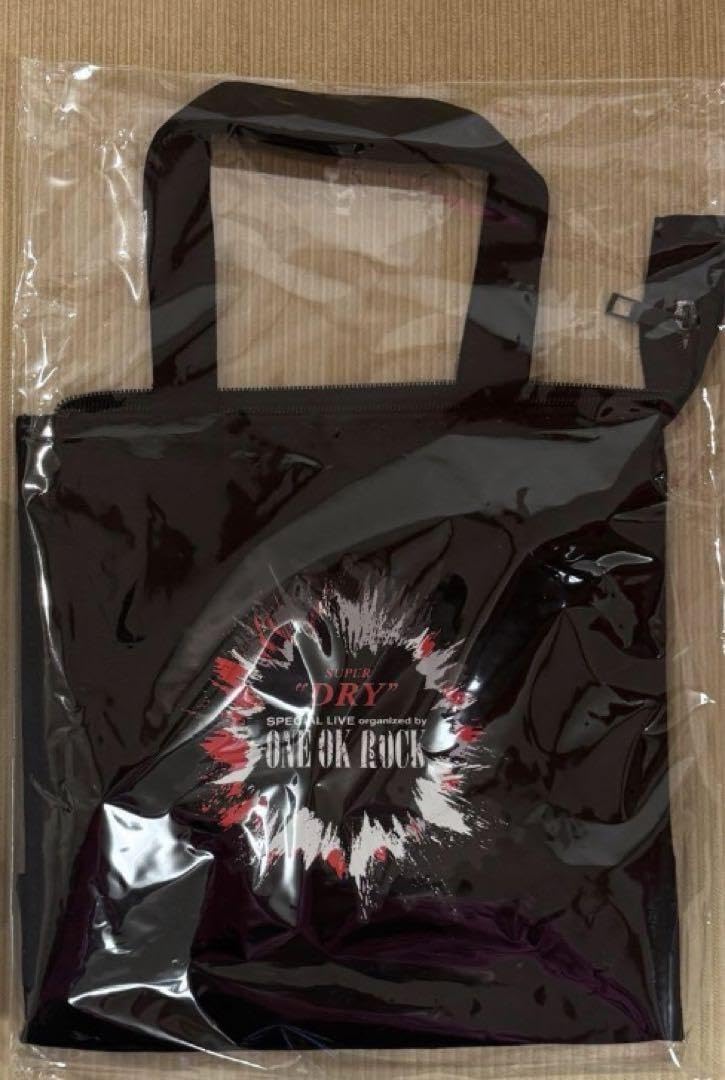 ONE OK ROCK ワンオク コラボグッズ 保冷バッグ 保冷トートバッグ 2025年最新】保冷トート ワンオクの人気アイテム - メルカリ