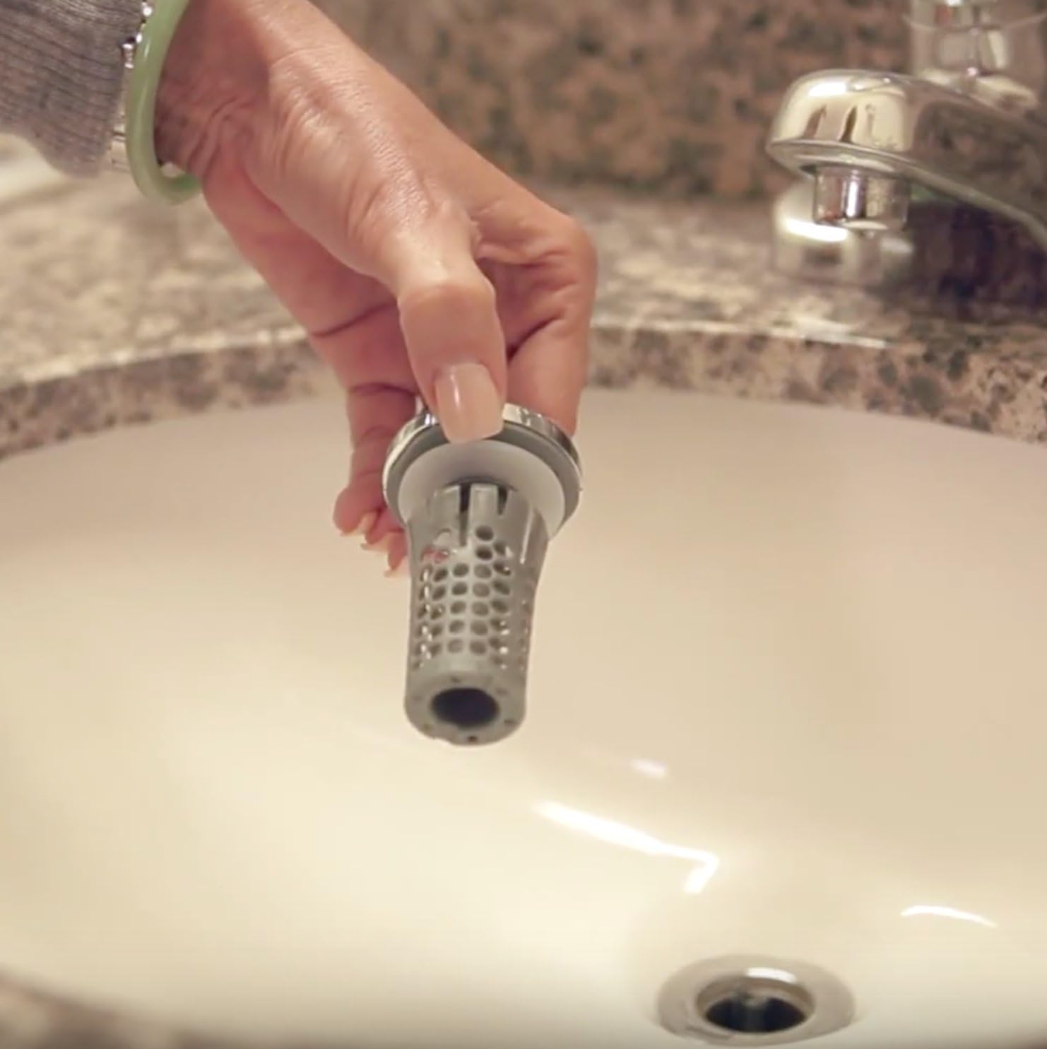 Drain Strain - No-Clog Sink Stopper (Chrome)