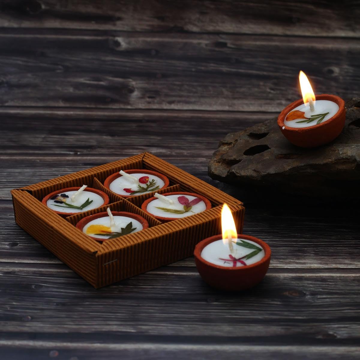Tarang Arts Handcrafted Dry Flowers Scented Pot Candles - Set of 4 | Natural Aromatherapy Candle Set for Home Decor, Any Room, Living Rooms, Gift, Festivals (1x4x4 Inches)