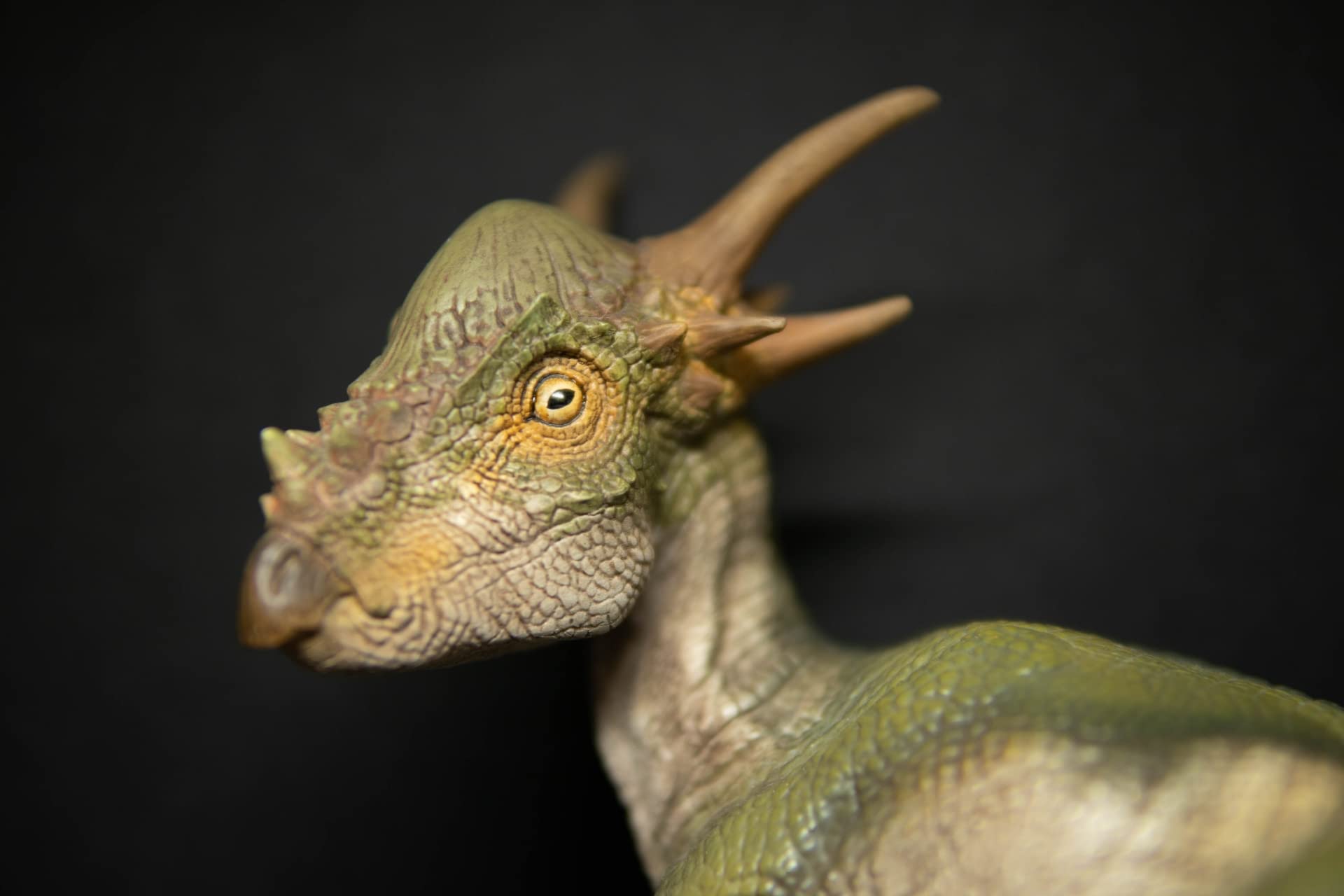 CINTAURUS　チンタウルス　ファクメスタジオ　ソフビ Amazon.com: GRHC 1:6 Scale Stygimoloch Family Statue