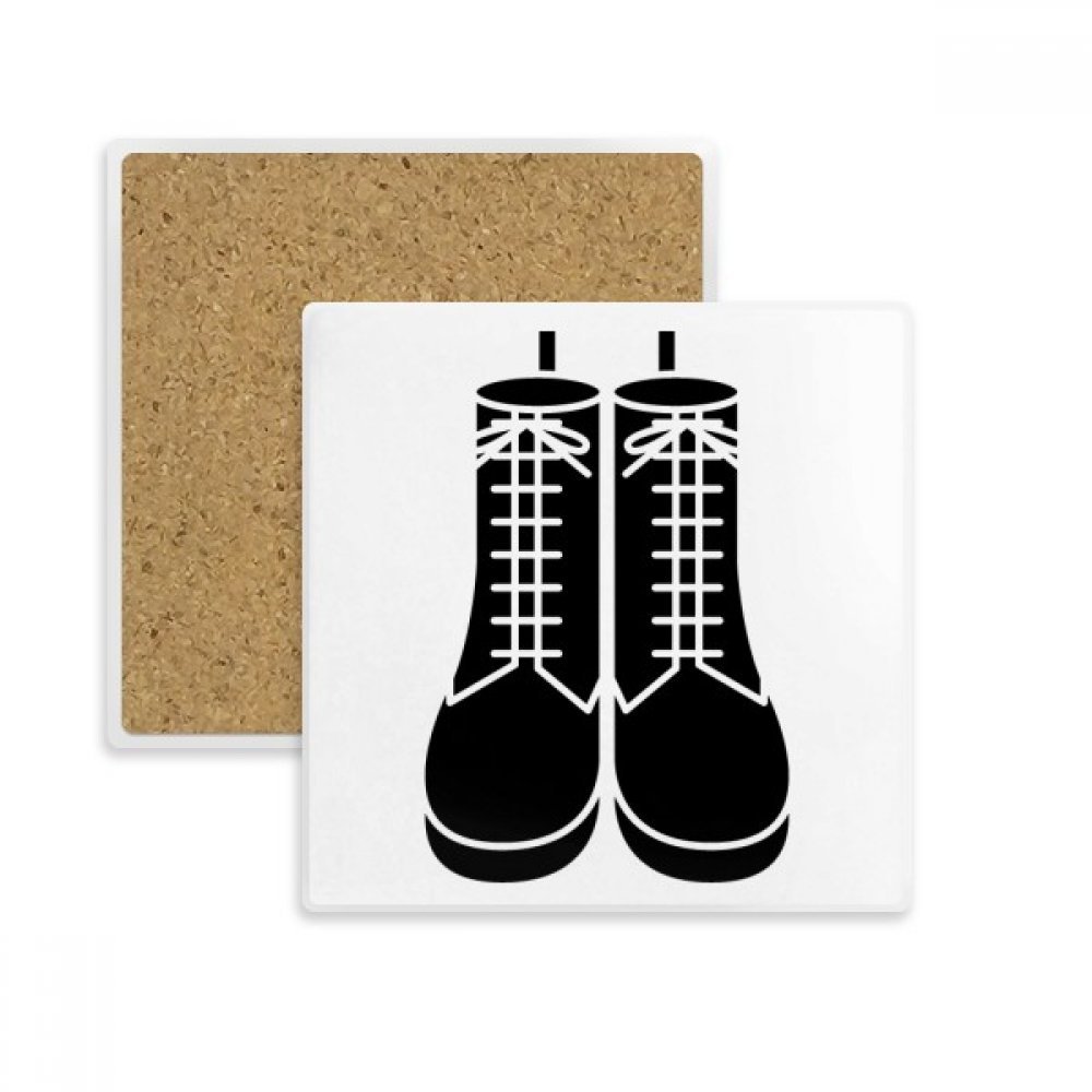 Coaster Tasse et Boissons pour l'Apéritif au Salon avec Motif Bottes de Men