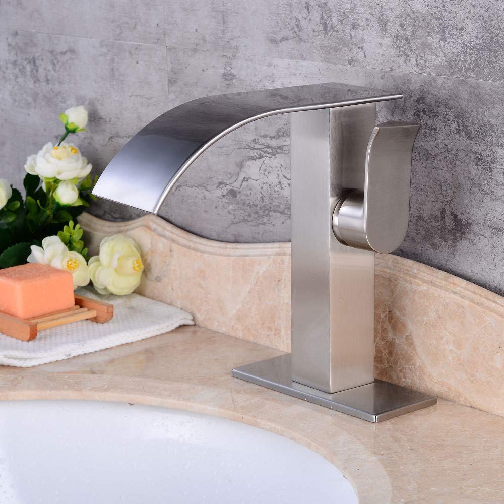 Robinet de lavabo de salle de bain en cuivre pour une ambiance rétro chic