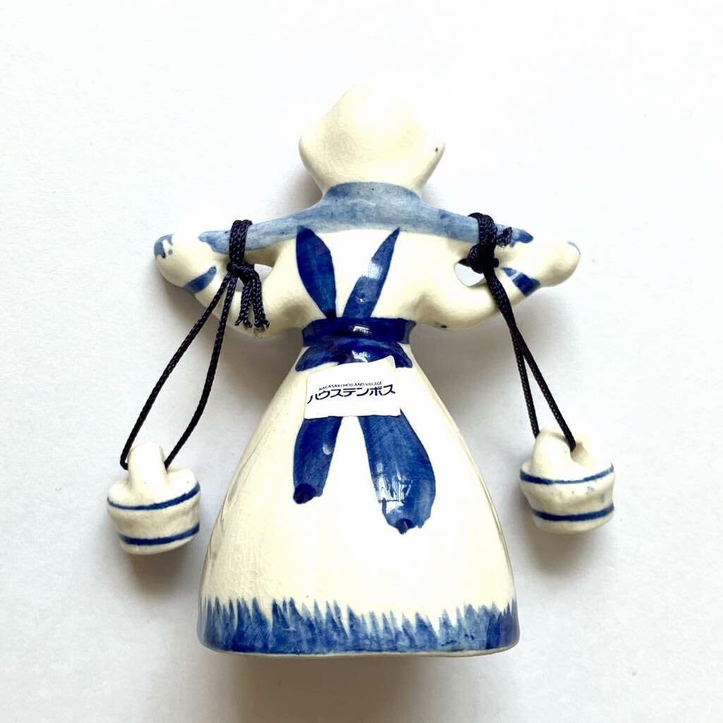 デルフト 陶器　人形　2体セット　オランダ オランダ陶器の置物、オランダのキスする子供たち、青と白の陶器