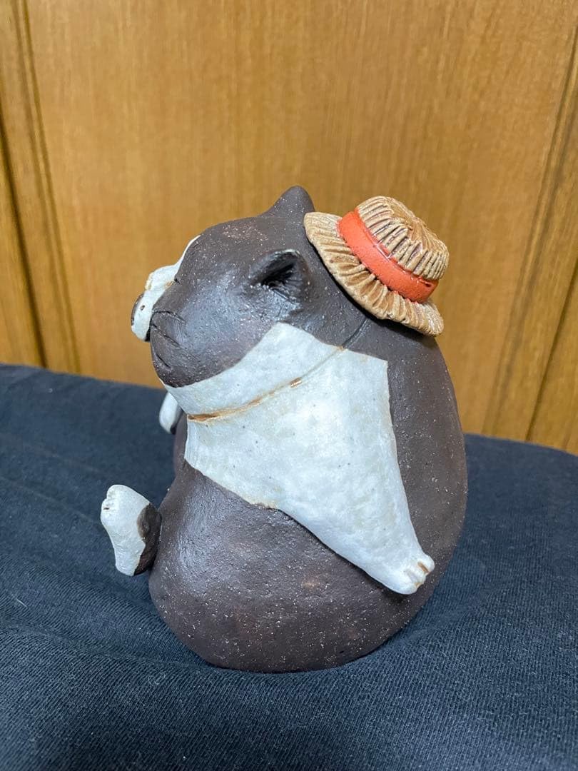 Amazon.co.jp: かとうゆみさんの猫の陶器置物 帽子付き : おもちゃ