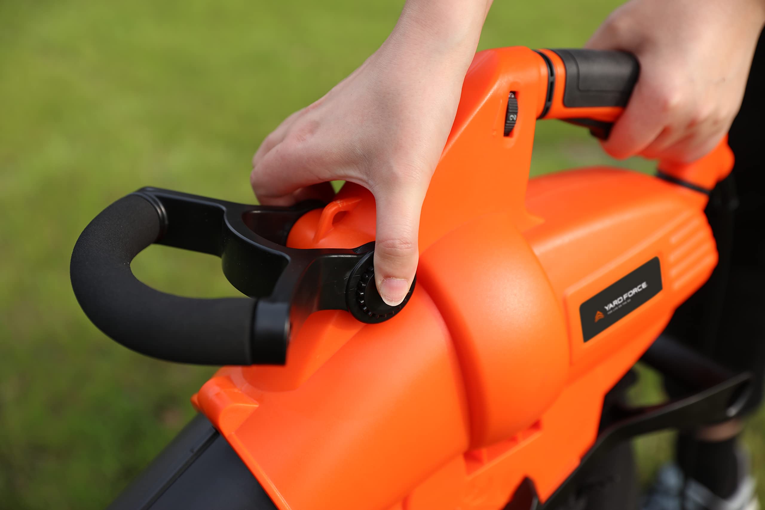Yard Force Soplador eléctrico 3 en 1 EB U30, 3000 W, con trituradora, Velocidad máxima de Aire de 300 km/h, Saco de 45 l, con Ruedas estabilizadoras y Correa para el Hombro
