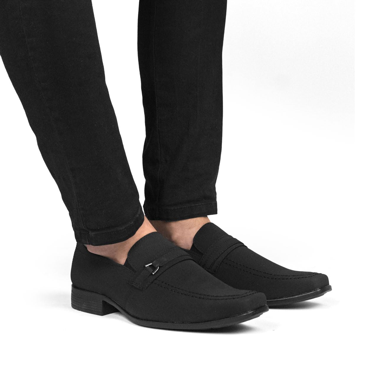 Sapato Social Masculino em NoBuck Estilo Mocassim 1103 em promoção! Veja a oferta e mais achadinhos de Sapatos 4 Hoje é o melhor dia para comprar Sapato Social Masculino em NoBuck Estilo Mocassim 1103 com aquele preço maroto! Promoção! Aproveite a oferta! 4