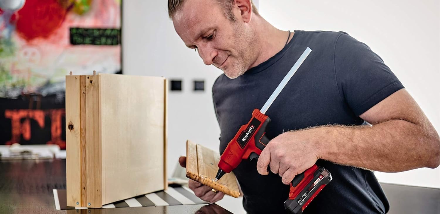 Einhell Pistolet à colle sans fil TE-CG 18 Li - Solo Power X-Change (18V, Prêt à l’emploi en 120 secondes, avec 5 bâtons de colle 12mm + embout plat) Livré sans Batterie ni Chargeur