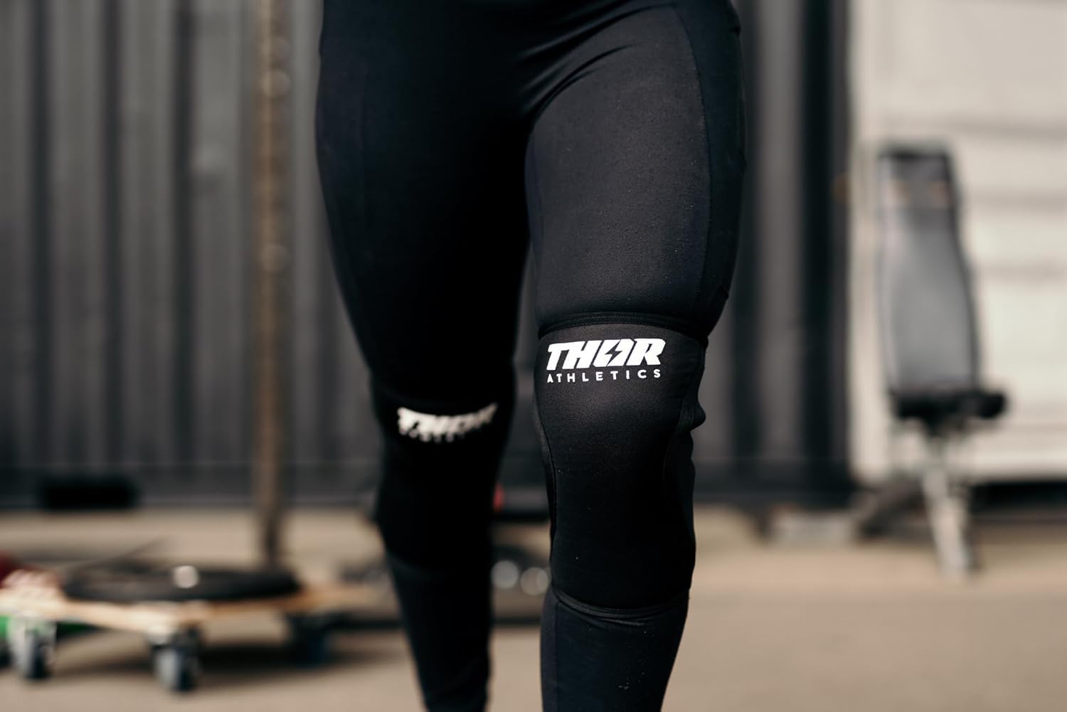 Thor Athletics - rękawy kolanowe czarne - 7 mm - akcesoria do treningu siłowego - liftingu siłowego - kulturystyka - squat