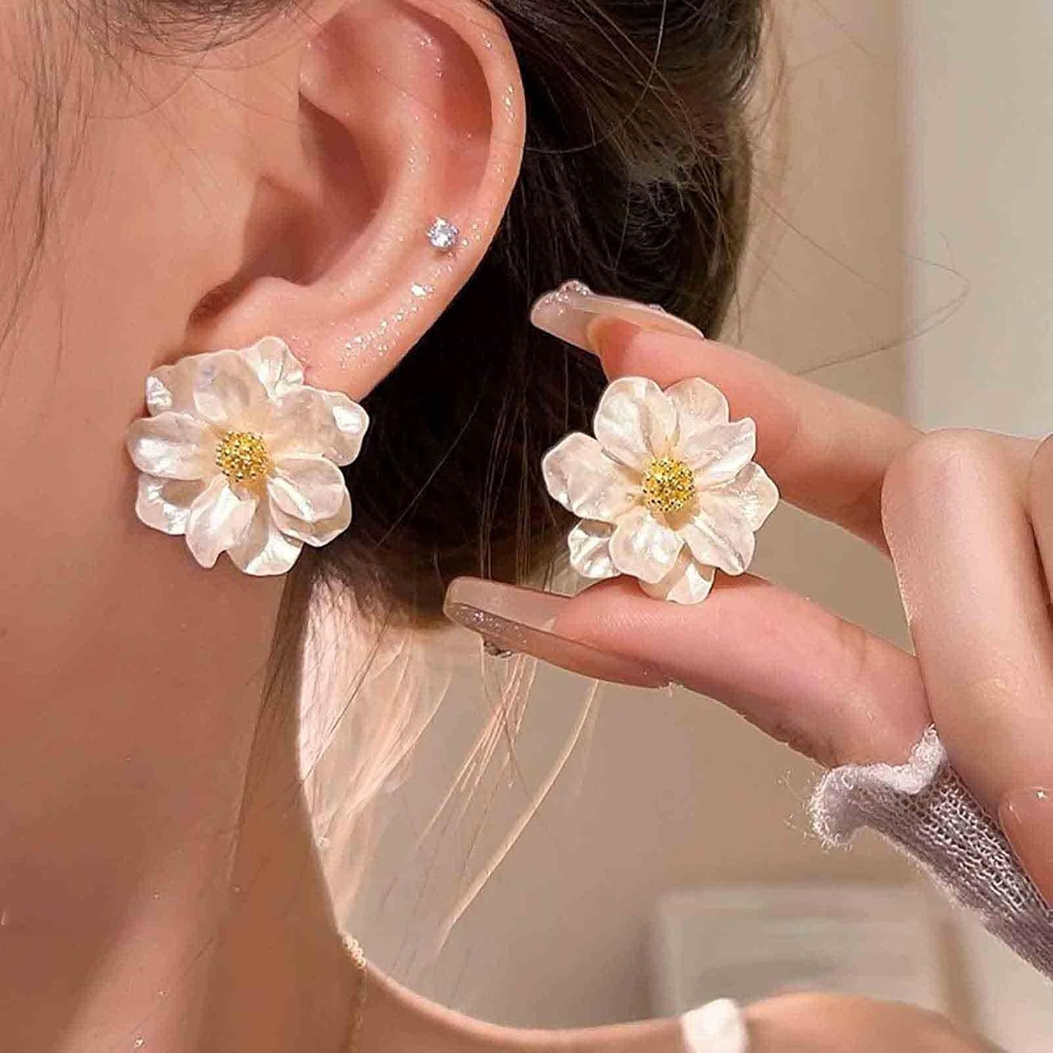 Bohemian Enamel Flower Stud Earrings White Camellia Flower Earrings Acrylic Floral Statement Earring Vintage Chunky Floral Earring Jewelry for Women - Image 9