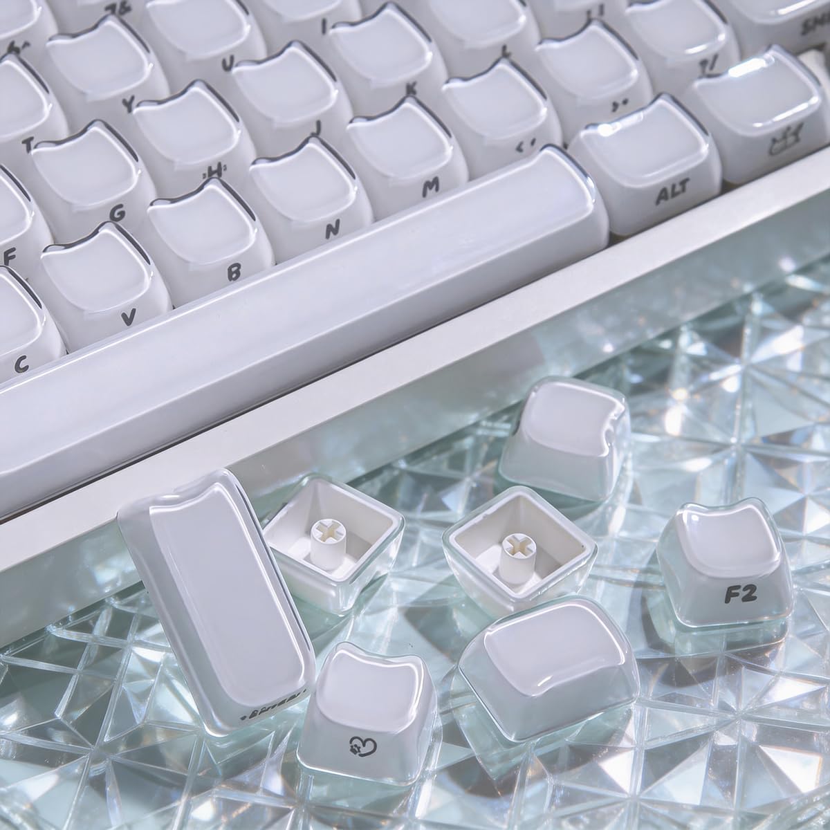 Hyekic Crystal Jelly Cat Shape Keycaps, 119 touches translucides blanches mignonnes imprimées sur le côté Mao Profile Custom Keycap pour 61/68/84/87/98/100 Cherry Gateron MX Swithes Clavier mécanique