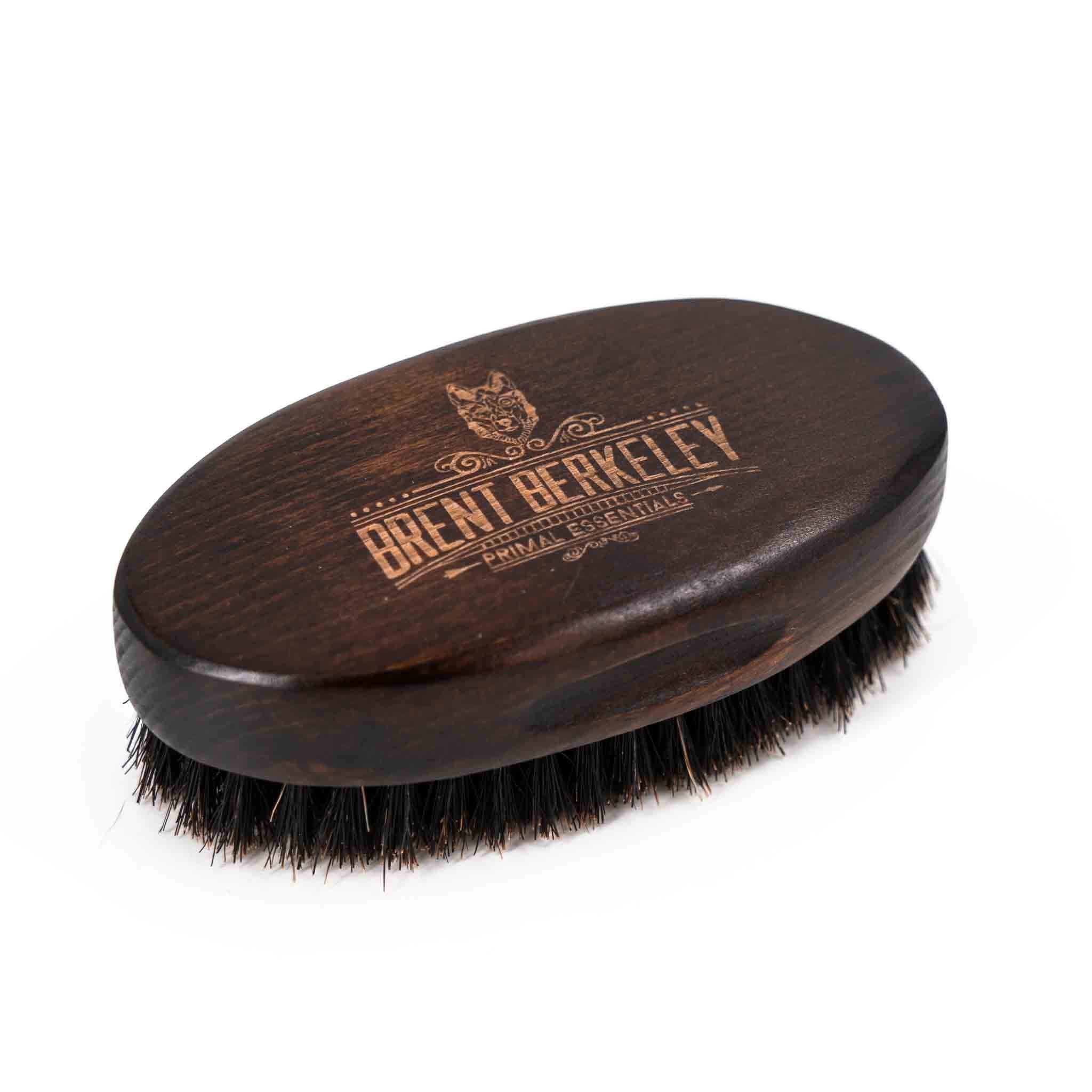 Brent Berkeley - Beardbrush - Cepillo de cerdas naturales de jabalí y peine de madera de haya - cuidado y estilizado de la barba - aceite para barba.