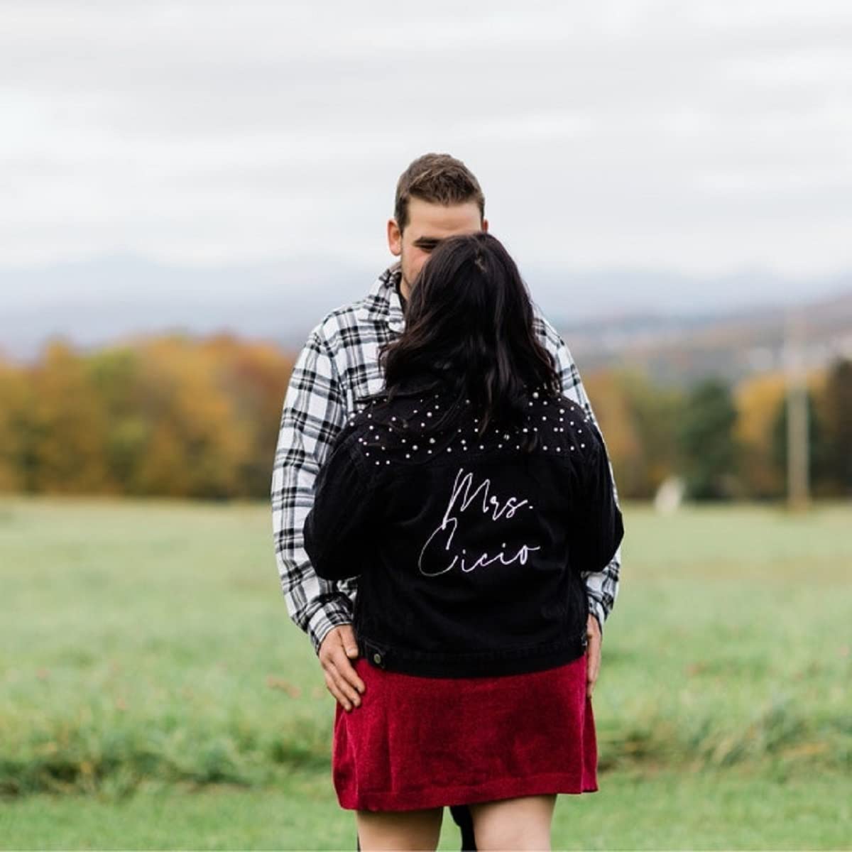 Chaqueta de mezclilla personalizada con perlas para mujer, chaqueta de mezclilla blanca con perlas, chaqueta de mezclilla para novia