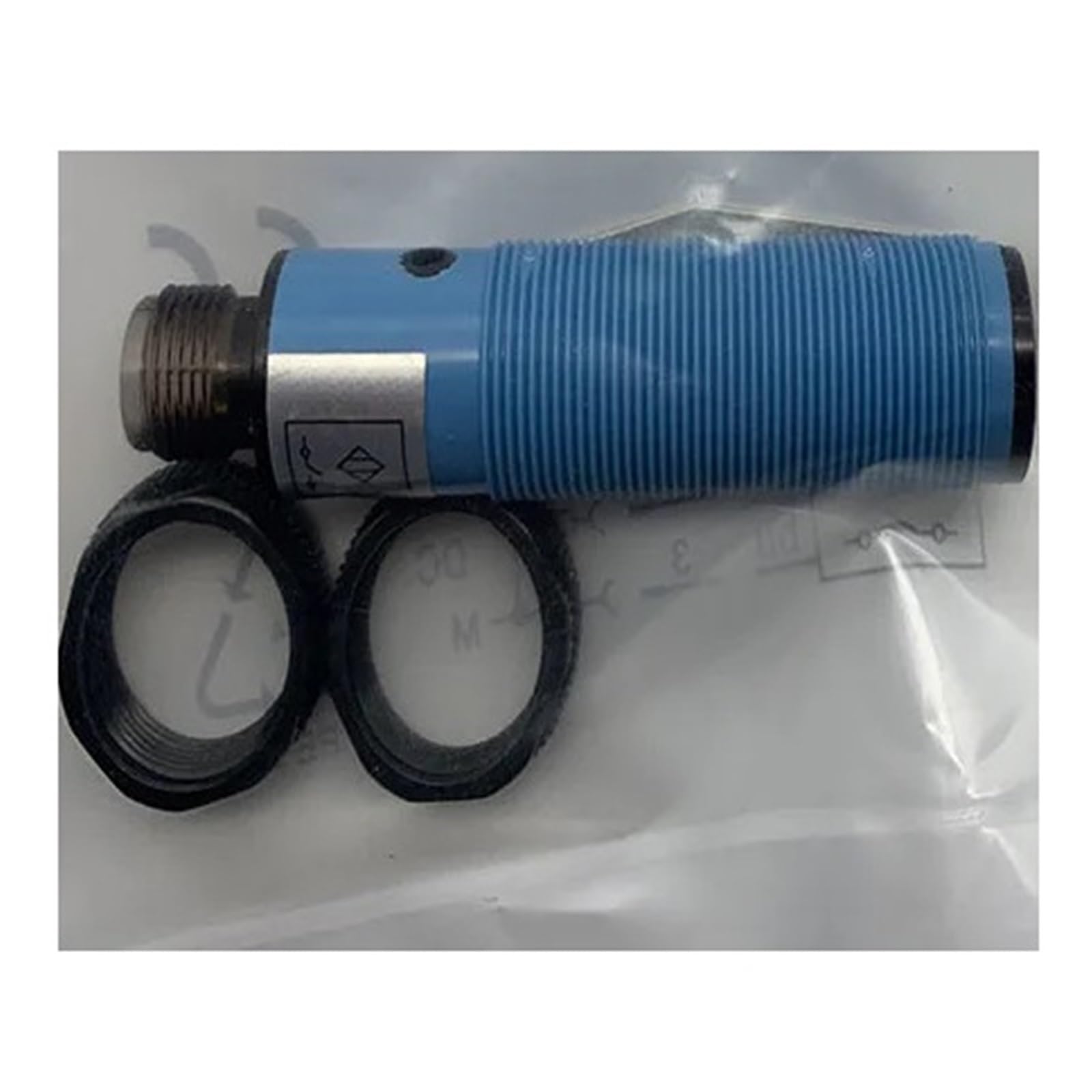 Capteur VTE18-3F8740 haute précision avec boîtier cylindrique M18 - 2