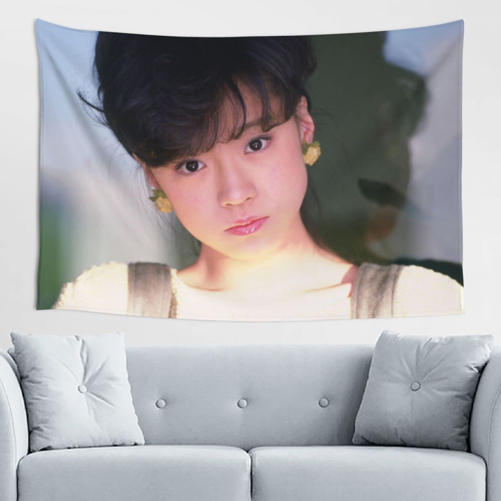 Amazon.co.jp: 中森明菜 タペストリー 壁掛け 壁飾り 装飾布 人気 