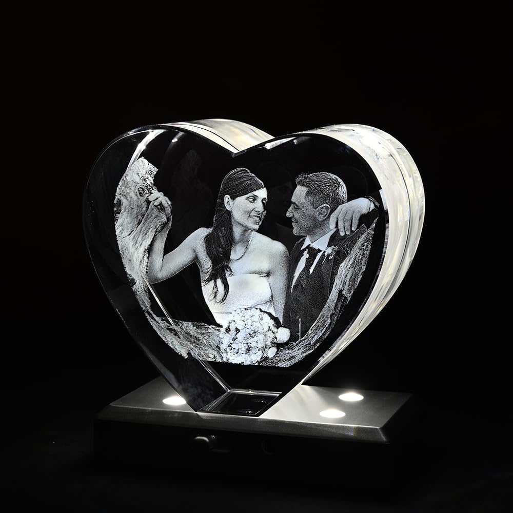 Cuore di Cristallo Personalizzato con Foto - Incisione 3D a Laser - Idea Regalo Personalizzabile con Fotografia e Scritta, per Coppia, Anniversario Matrimonio, San Valentino - CuoreV 7x8x3,5 cm