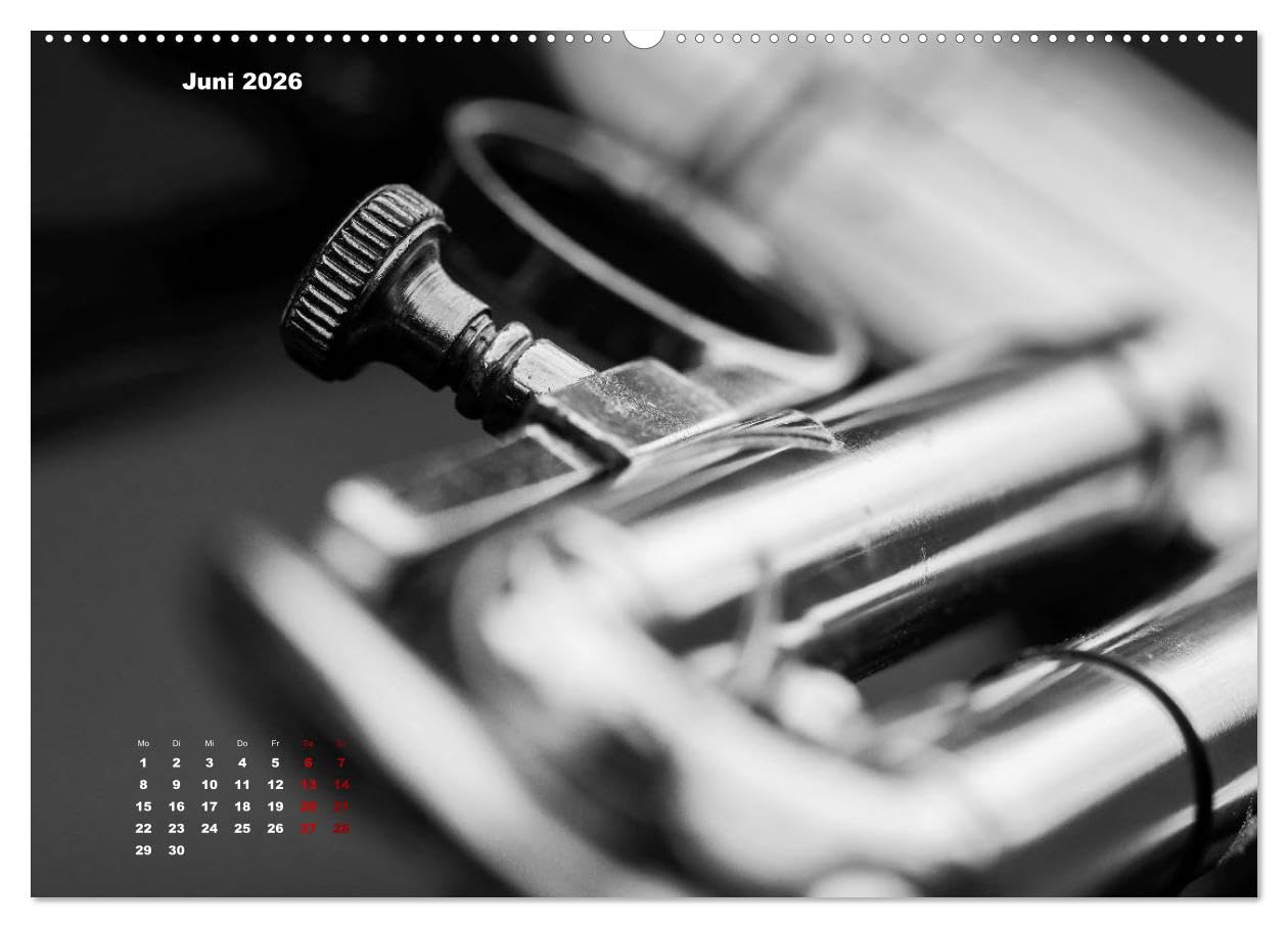 Trompete - Close up (hochwertiger Premium Wandkalender 2026 DIN A2 quer), Kunstdruck in Hochglanz: Detailaufnahmen einer Trompete (CALVENDO Hobbys)