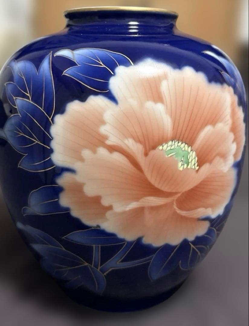 深川製磁 花瓶 瑠璃地白磁牡丹文 木箱入り Amazon.co.jp: 深川製磁 花瓶 牡丹文 瑠璃色 木箱入り : ホーム＆キッチン