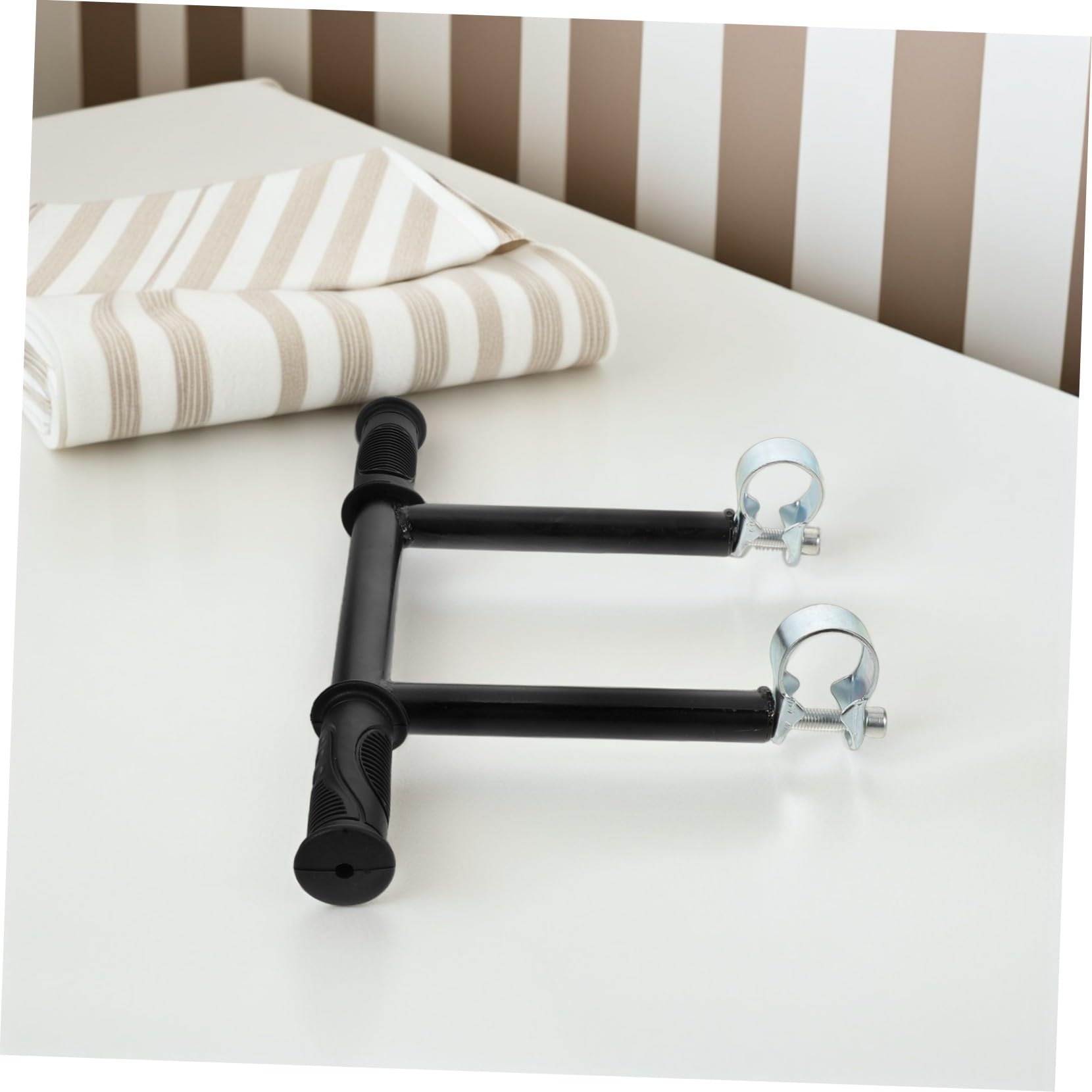 Maniglia di Estensione Passeggino Nero in Acciaio Inox e Plastico | Diametro Interno Clip 32mm, Distanza Viti 14mm, Presa Ergonomica, Uso Quotidiano e Gite in Famiglia