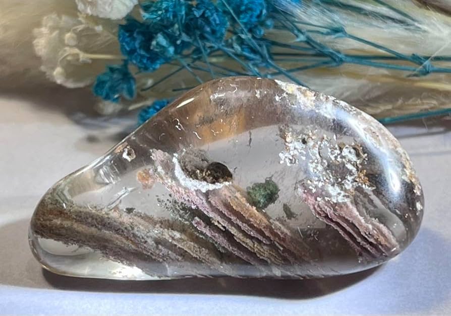 ガーデンクォーツ　龍の彫り物　110g 持ち歩き　握り石　インテリア　縁起物 ガーデンクォーツ 龍の彫り物 110g 持ち歩き 握り石 インテリア