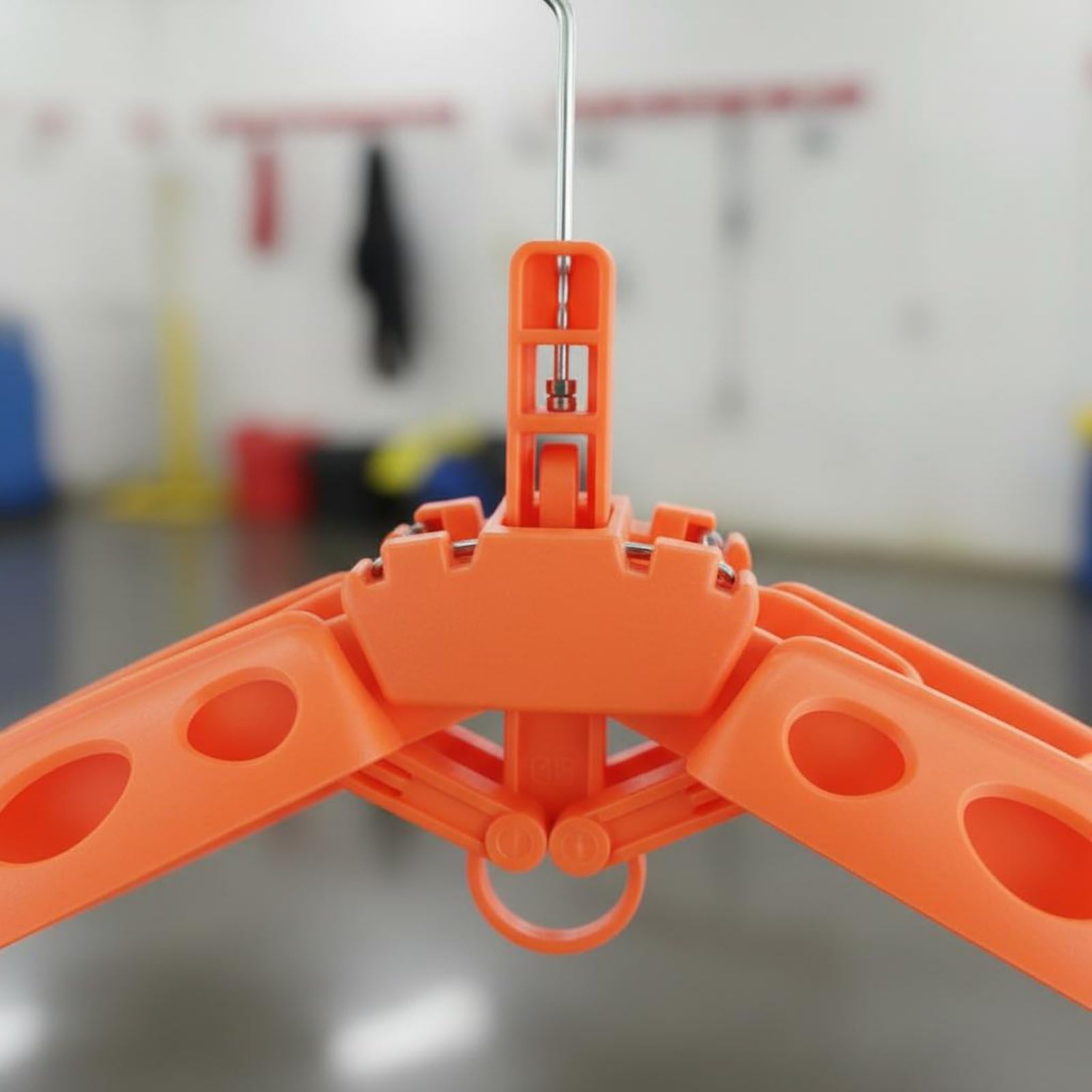 Harilla Cintre Combinaison de Plongée Cintre Porte-équipement Support Déshydratant Pliable pour Accrocher Combinaisons Détendeurs et Vestes Plastique Solide, Vert