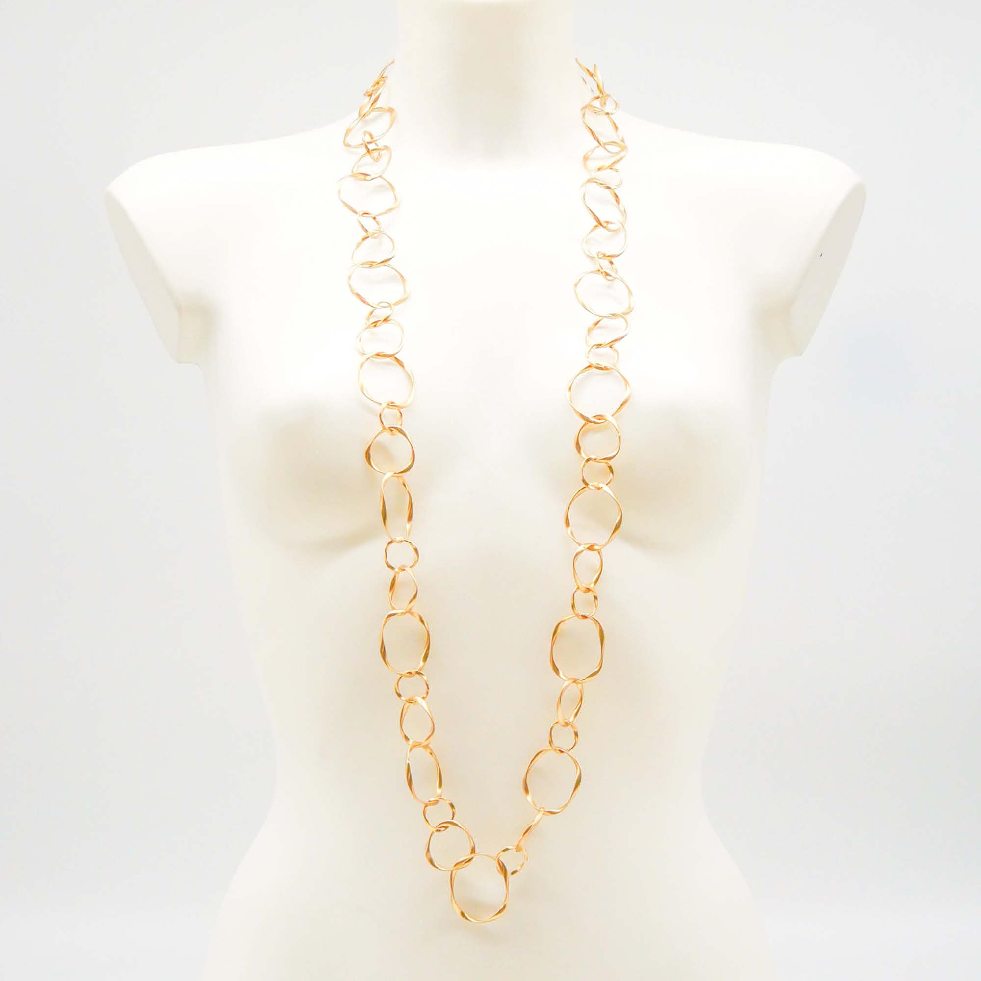 Goldkette Damen Statement Gliederkette 110 cm ohne Anhänger | Metall Halskette aus Messing Gold Kette Damenkette lang Halsketten für Frauen lange Modeschmuckketten mit Ringen Y2K