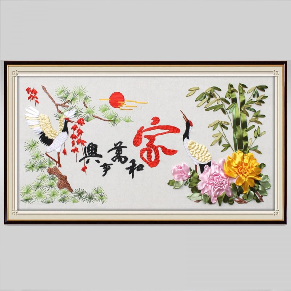 白鶴と花の刺繍作品 約30cm x 40cm 白鶴と花の刺繍作品 約30cm x 40cm