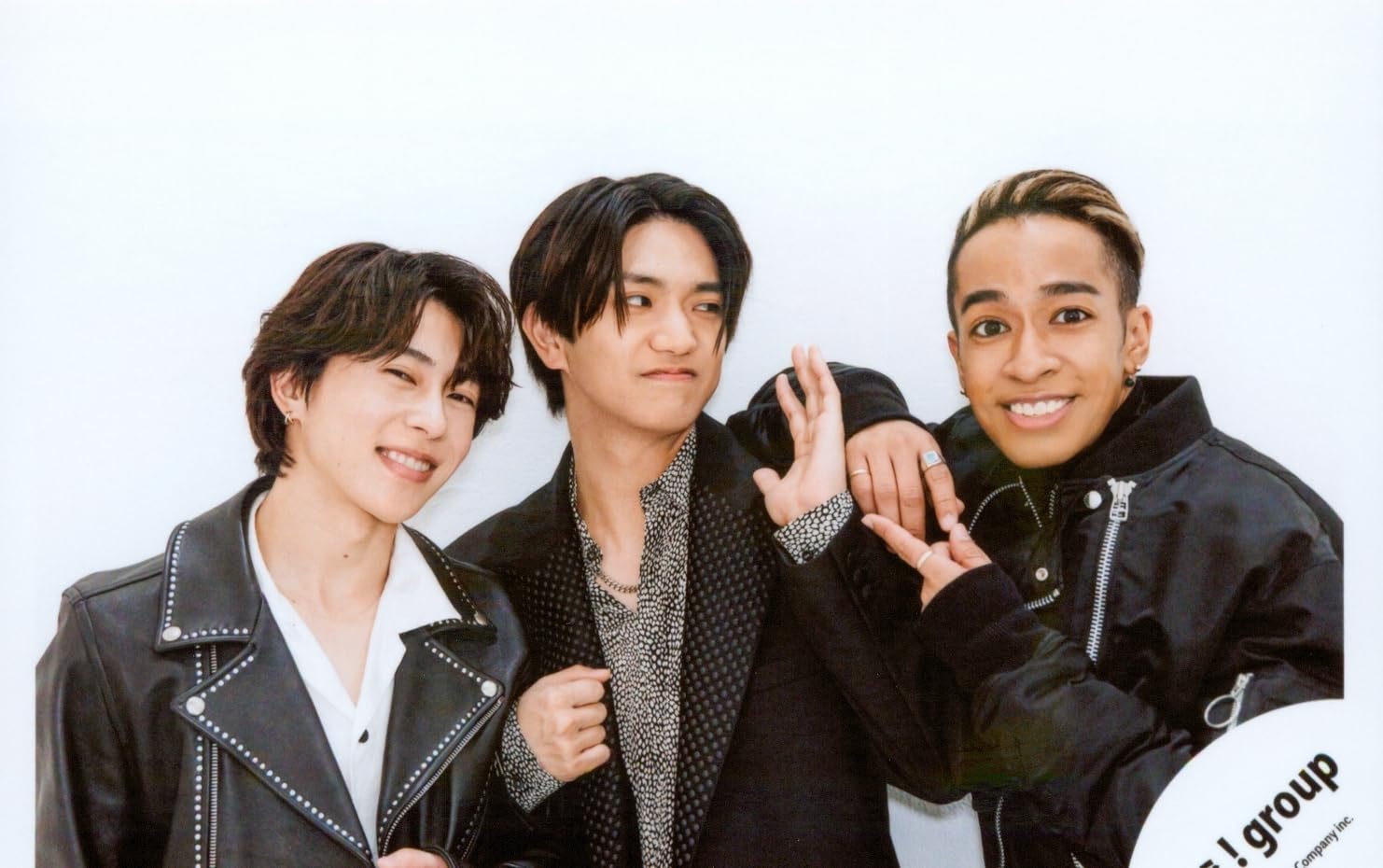 Amazon.co.jp: Aぇ! group 公式 生 写真（正門良規・末澤誠也・草間 