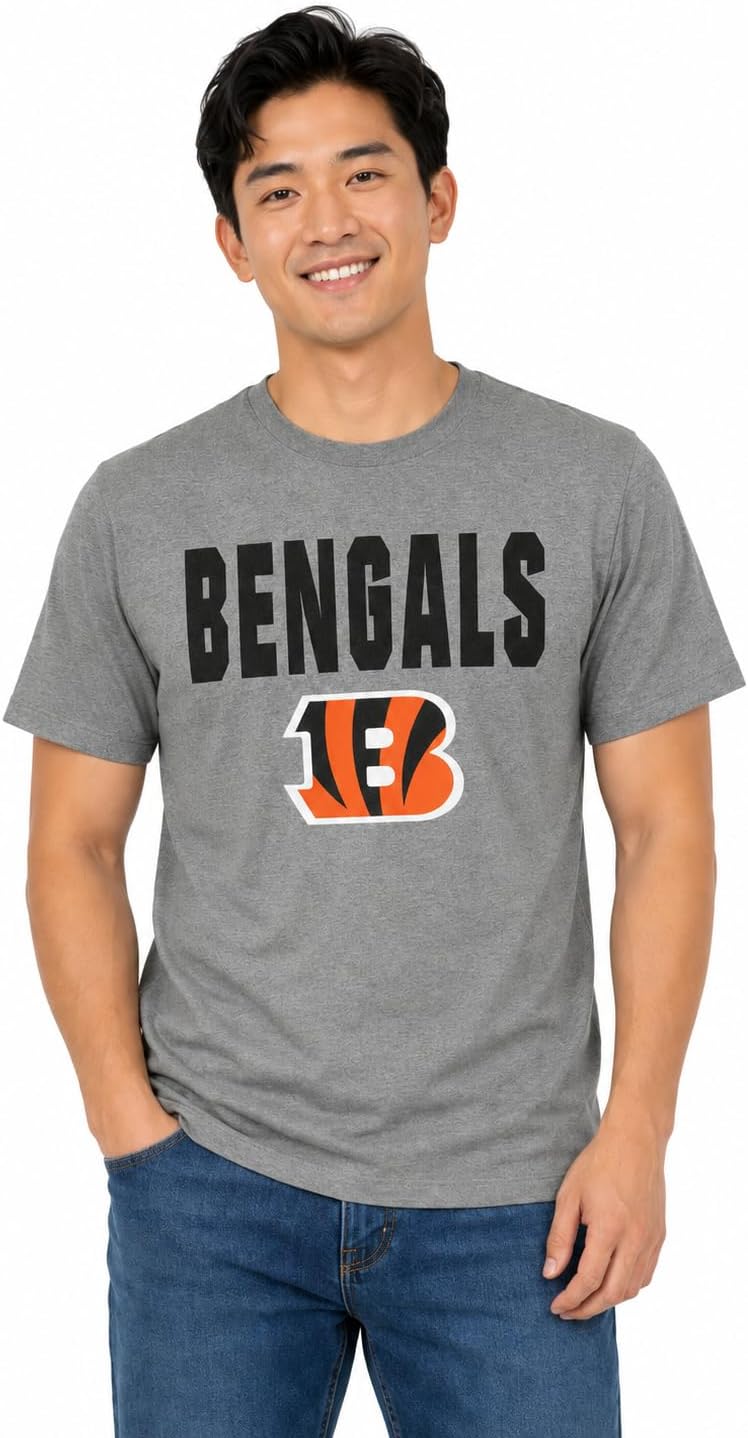 Outerstuff NFL Men's 50 Yard Line Short Sleeve T-Shirt – Cotton/Polyester Blend, Team Logo Graphic Tee