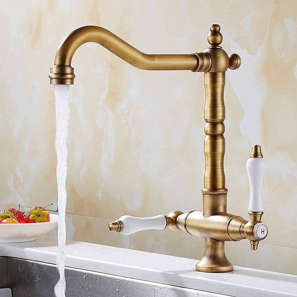 Robinet de lavabo rétro chic avec mitigeur élégant et finition poignée blanche style ancien