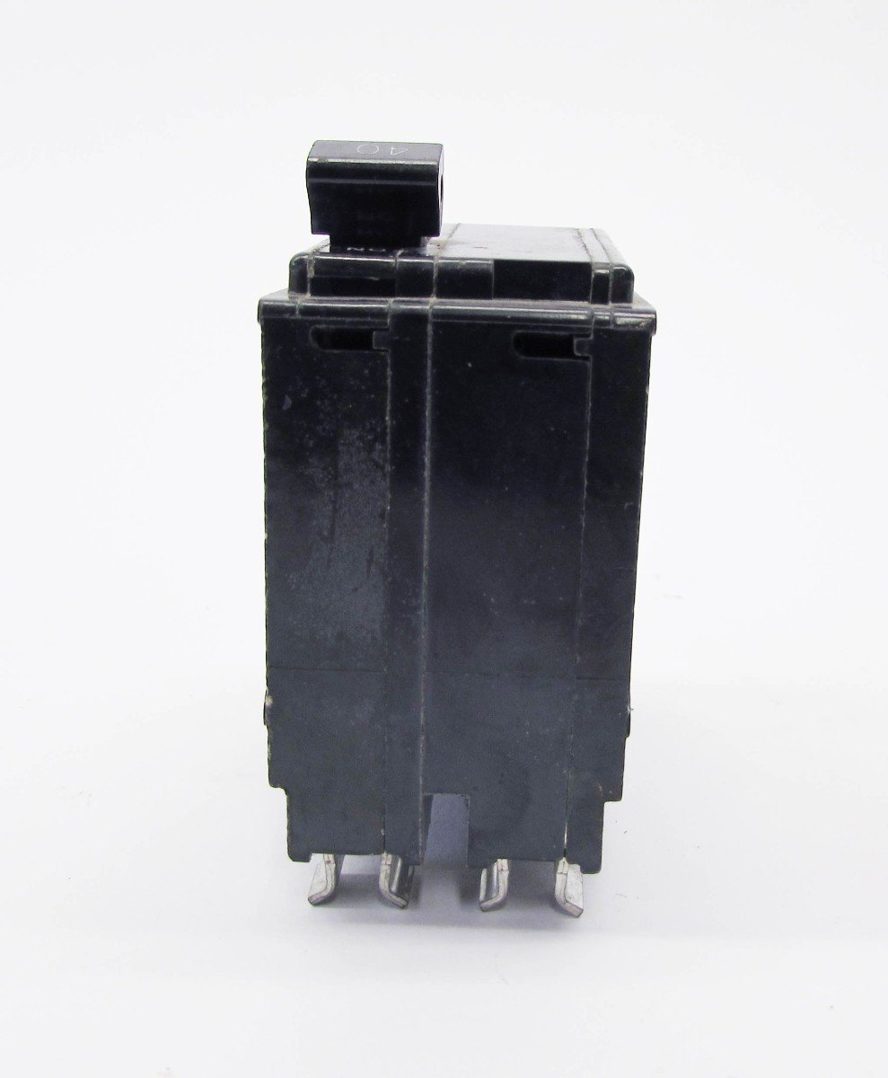SCHNEIDER ELECTRIC QO240 Miniature Circuit Breaker 120/240V 40-Amp