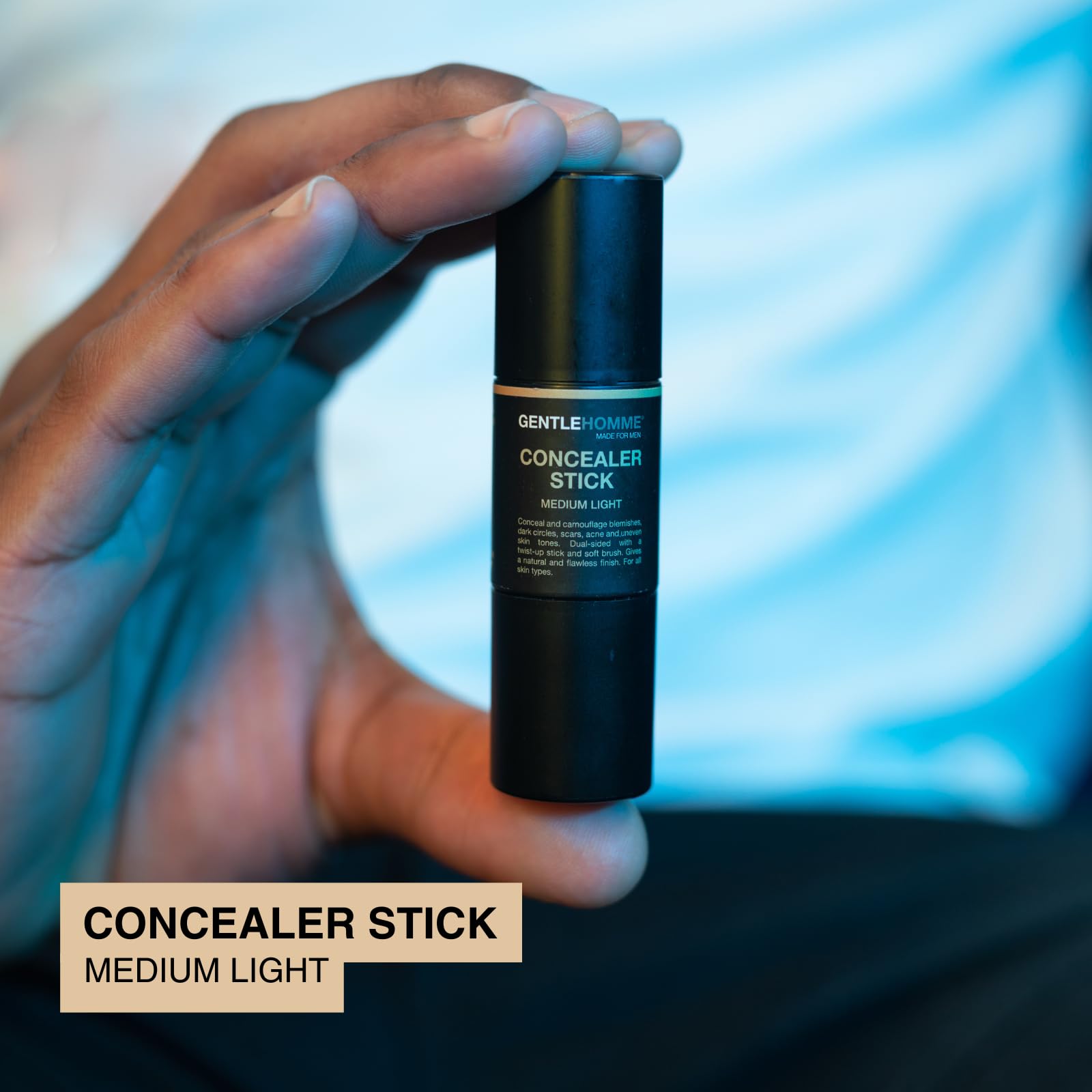 Gentlehomme Corrector en barra con cepillo para borrar ojeras, luz media