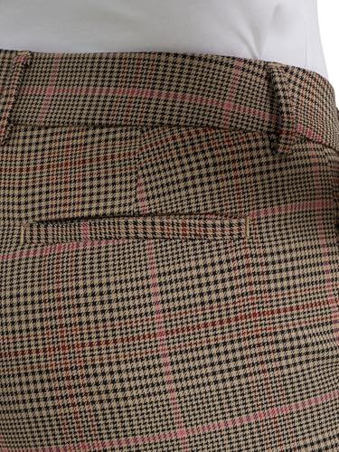 Lee Women's Wrinkle Free Relaxed Fit Straight Leg Pant, Straw Plaid4