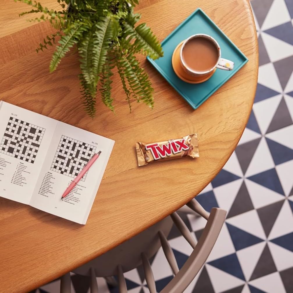 Twix, Barretta Snack con Biscotto Gustoso e Croccante Con Caramello Ricoperto di Cioccolato al Latte, 25 barrette x50g (1250g), Per Idee Natale 2025, Nuova versione