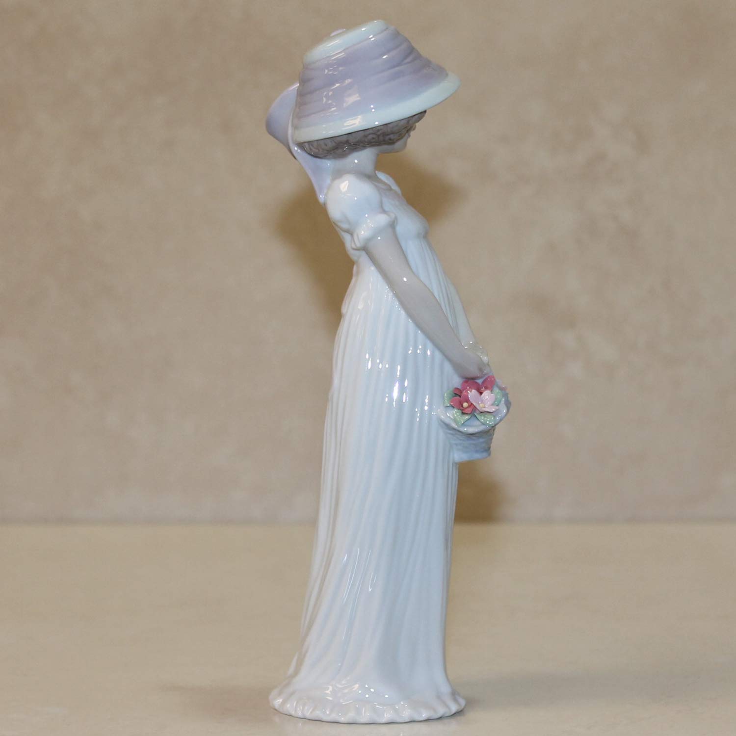 Amazon.com: Lladro 8022, Little Lady (girl w flower basket) : Home
