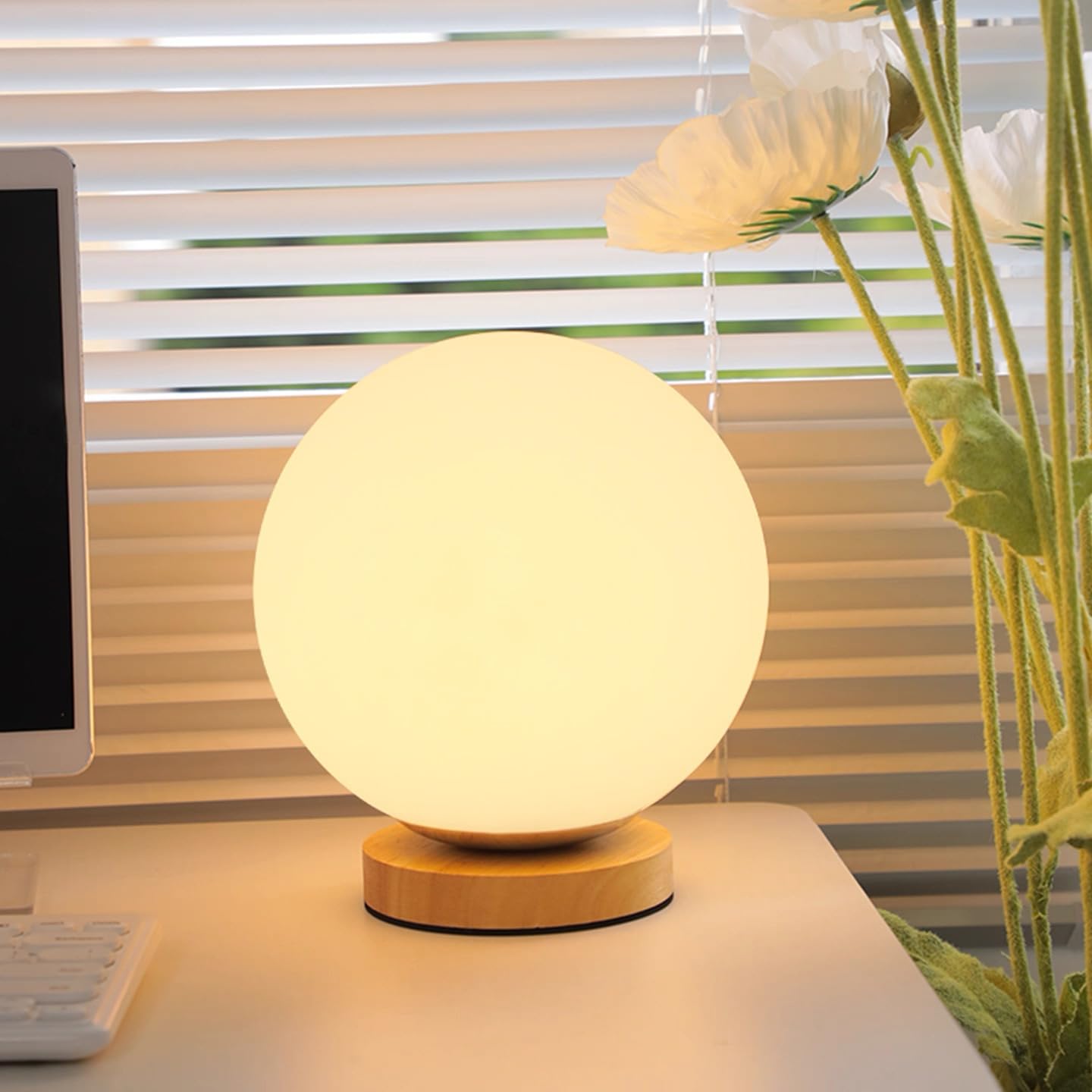 Lampada da Tavolo con Paralume A Sfera in Vetro Bianco, Dimmerabile, con Ricarica USB, Moderna Luce Notturna con Base in Legno Soggiorno, Arredamento per La Casa E Ufficio.