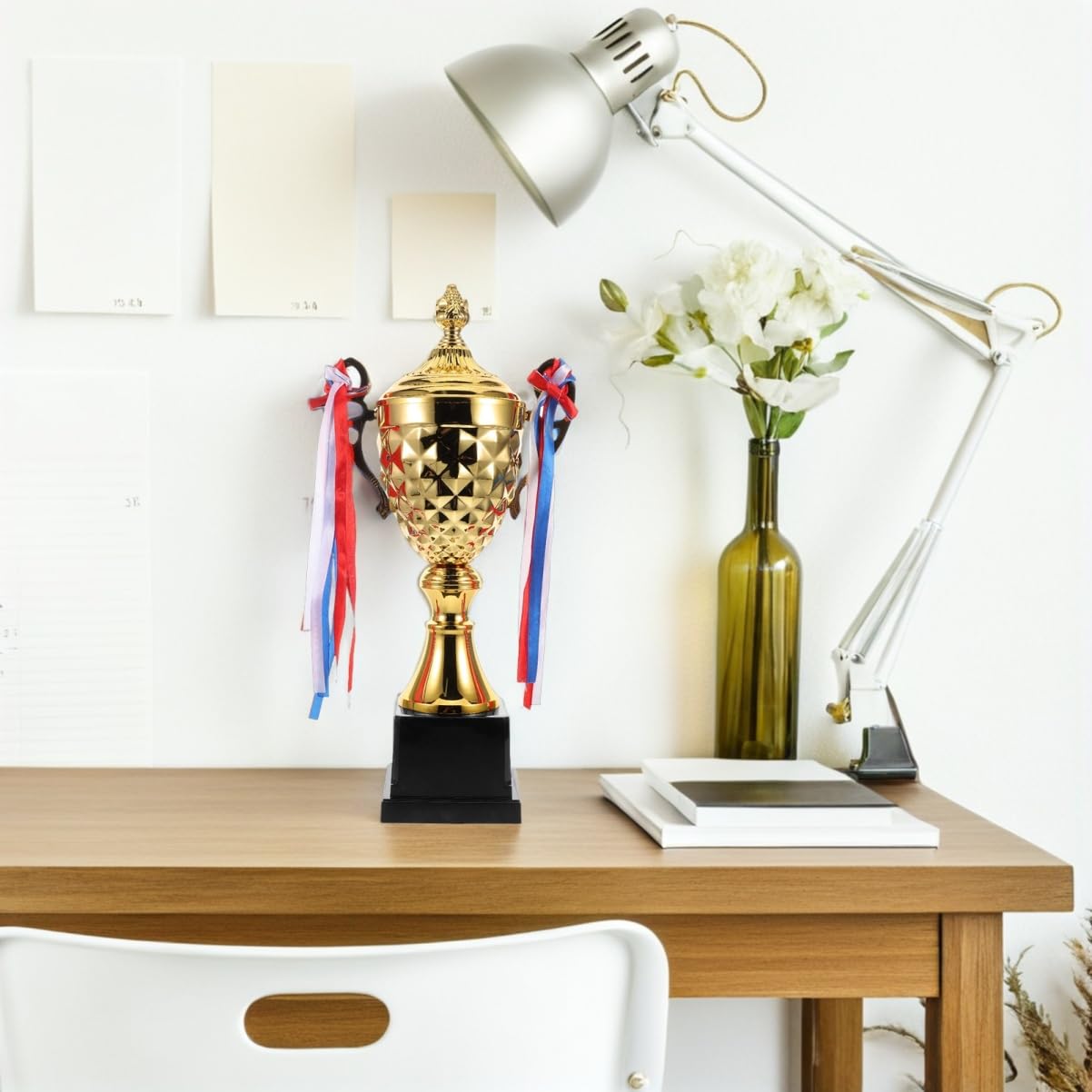 Sosoport Kleiner Metallpokal für Turniere und Wettbewerbe Widerstandsfähig und Geeignet für Innen und Außenveranstaltungen Kreative Designs als Siegertrophäe bei Feiern