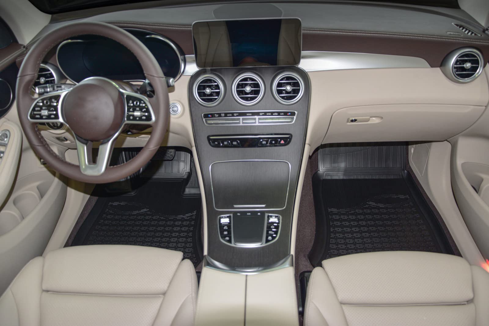 Set da 4 Tappetini in velours AMG per GLC – Crema Diesel